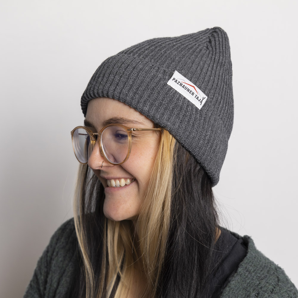 Knitted beanie - Image 5