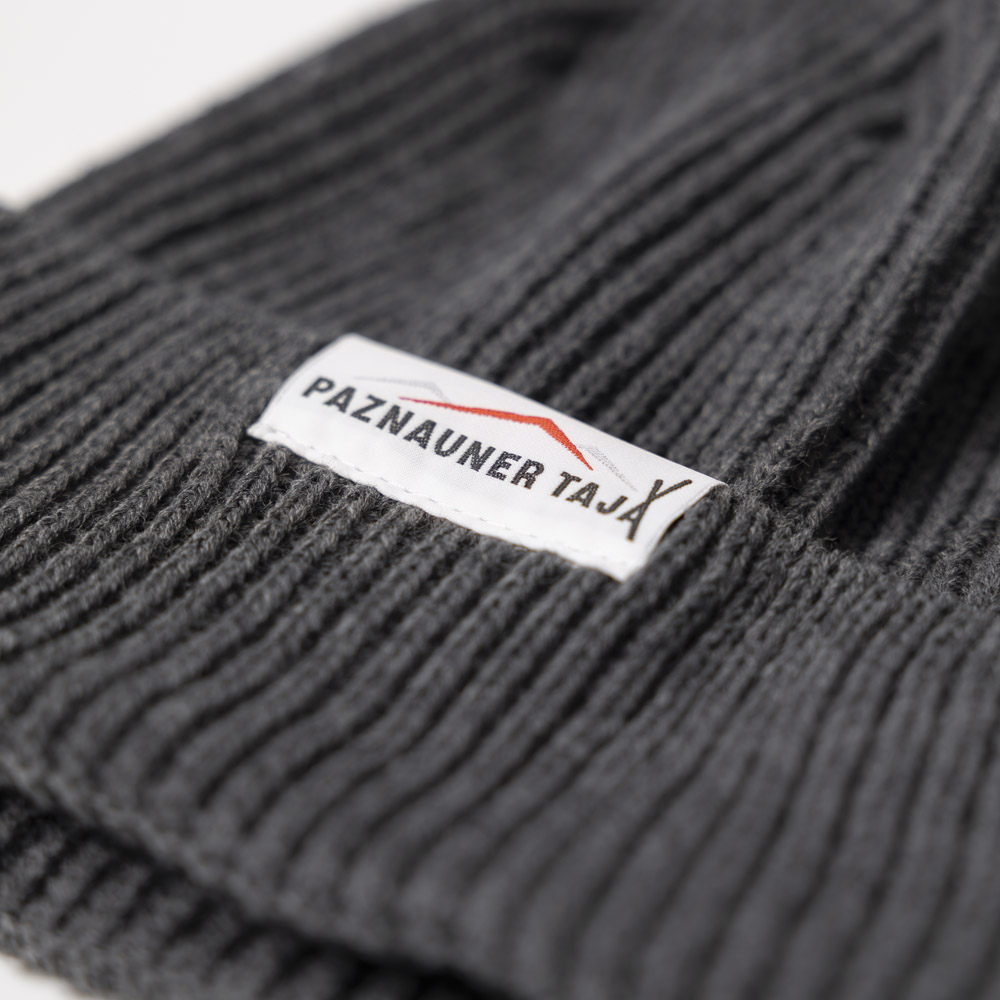 Knitted beanie - Image 6